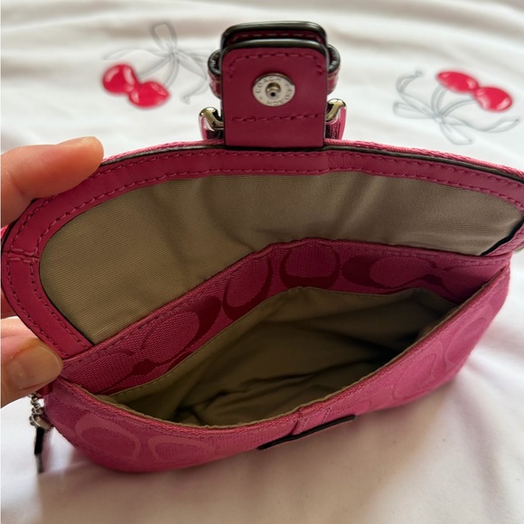 Y2K Coach Pink Wristlet Clutch with Buckle Rare - Picture 5 of 8